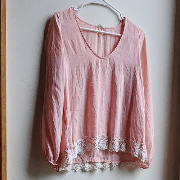 Tobi Pink Open Sleeve Lace Blouse Size Medium - Picture 1 of 16